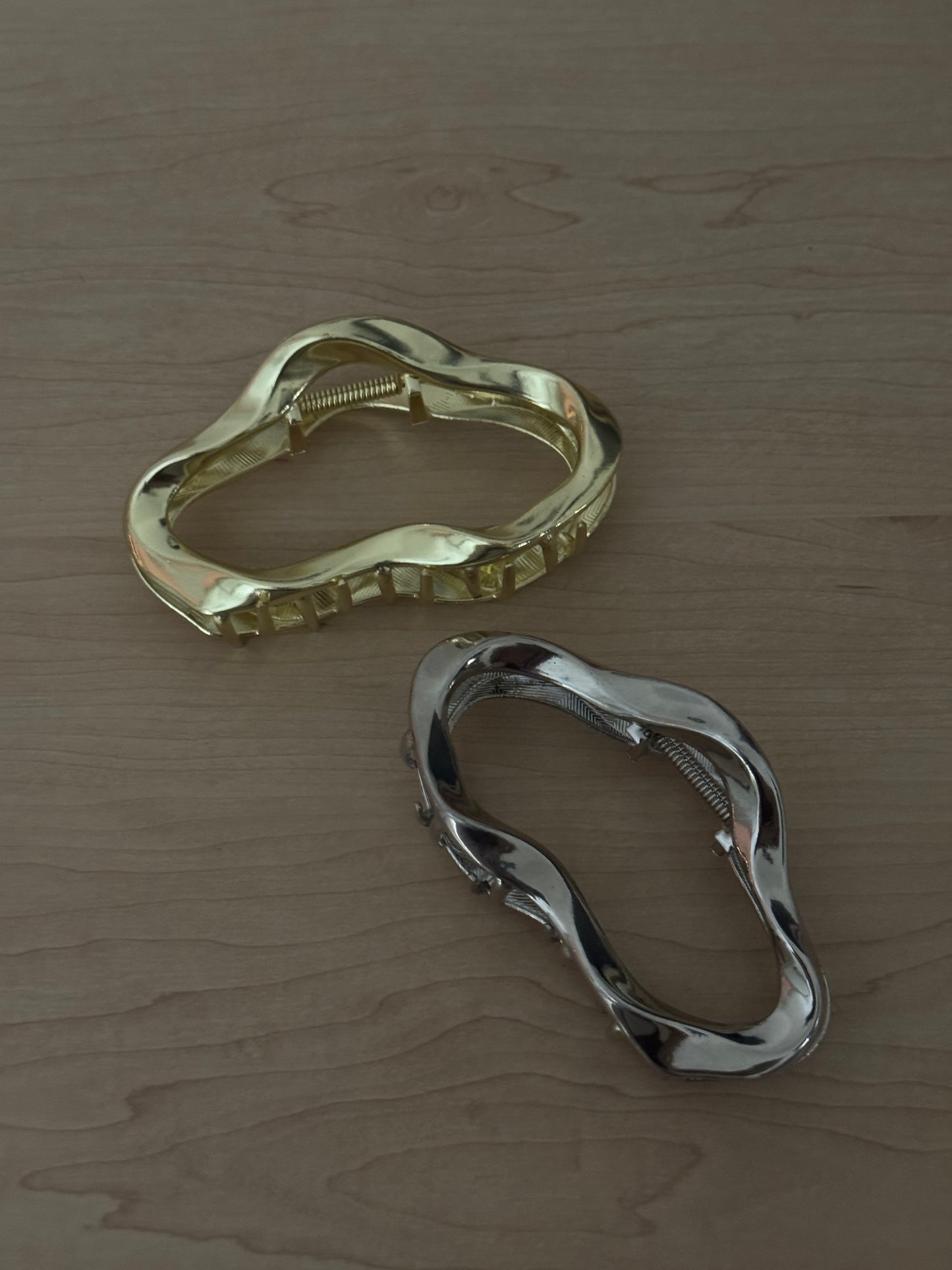 CLAW CLIP
